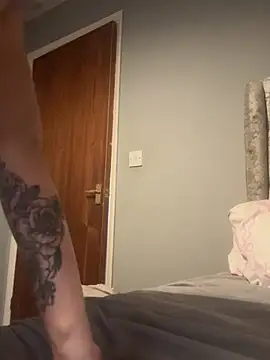 CurvyKay69 - pants off