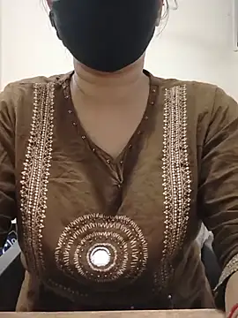 SpasyQueen69 - Olling my boobs