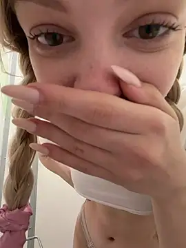 Elsawhere - slide hand in panties n rub rub rub🍓💦