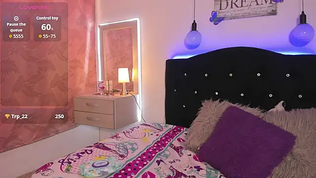 Enola_holmess - naked me and oil in tits
