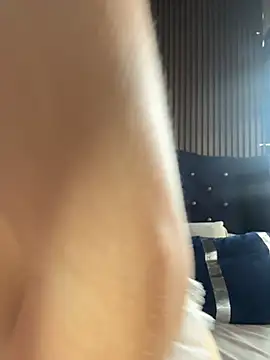 Chanel_Win - dance sexy x5 min without clothes