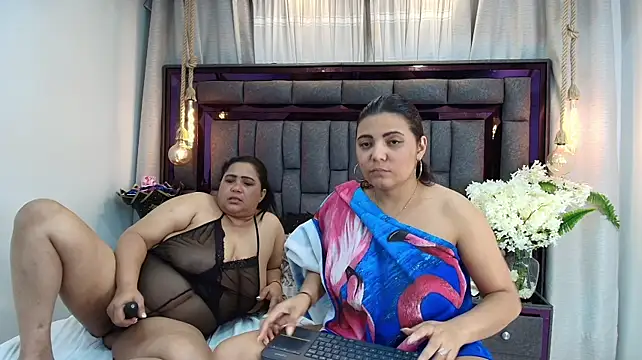 Karina_Mendoza - tijeras 😈😈😈