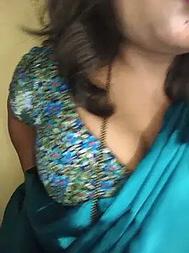 Ur_love_kannada1 - Boobs show