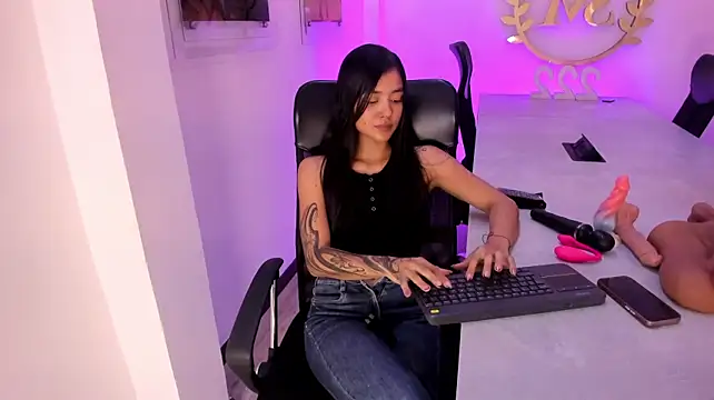 AbbyBeck - 🎃Open Ass In Doggy👻🕷️