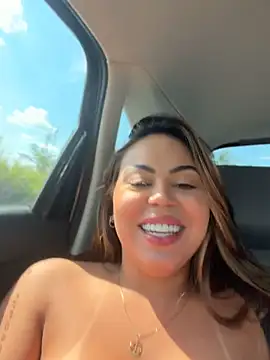 LariiHotWife - Tirar calcinha no Uber 🔥