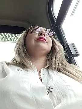 Bela-outdoor - Drooling tits in the men's bathroom