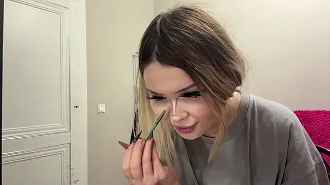 Miafruit - Stop me from putting on makeup