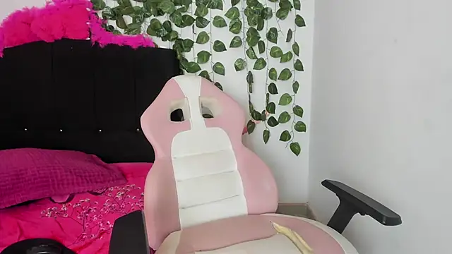 Jessica_hot_28 - naked throughout the broadcast