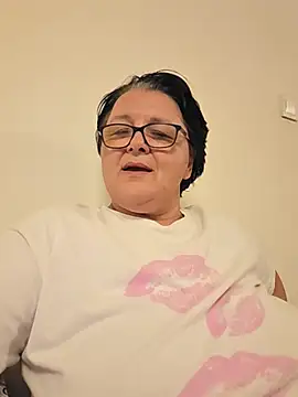 Diana_Diafan - Masturbare pussy outdoor