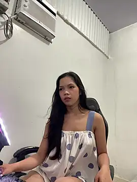 Pinay_petite