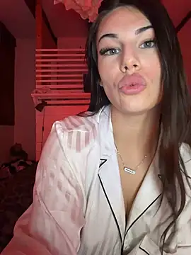 ItsNina_ - flash seins plus twerk