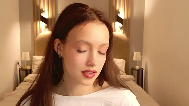 SallyPinkman - shake ass in doggy pose