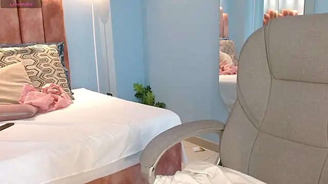 Isabela_hills - naked+dance