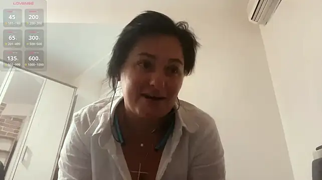 Vivi_fifi - Gentle moans for 20 sec