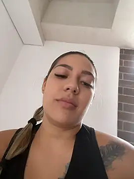 Latina_vanessa - Take off top 👚