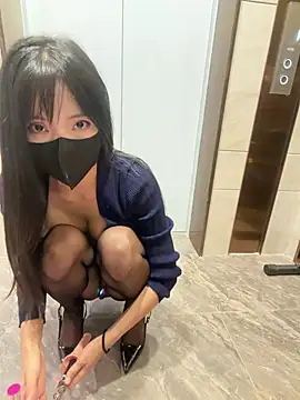 Xiao-Lin - 电梯口脱上衣直播5分钟
