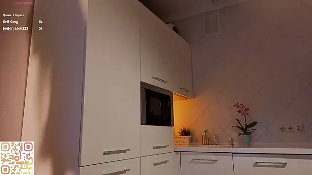 Valenora_xs