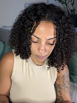 SweetPetiteNoir - Get my Snap + 2 Clips Last Tipper 😈