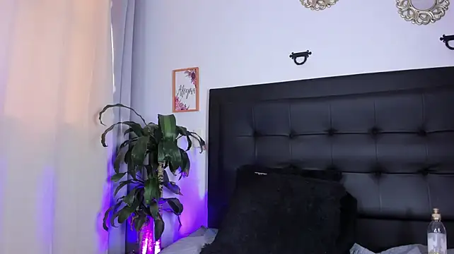 Alessia-Rouge - control my toys