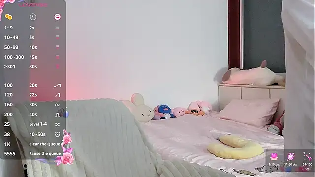 _flipped_ - show boobs露胸