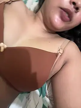 Heena-khan-12 - Boobs show and face show