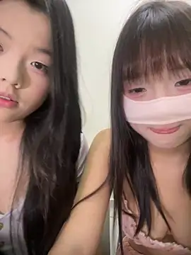QIQI-QIQI-01 - 打牌输钱拿不出 大叔叫我们肉偿怎么办他的鸡吧好大 大鸡巴草的好痛 淫水喷射