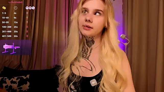 Britney_Lynch - Show ass