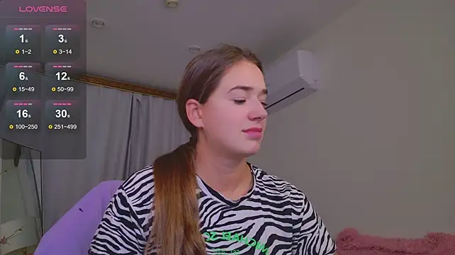LovelyJessie - massage naked boobs