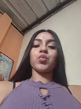 DulceCaroX - Plug ass in family