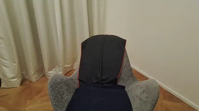 Bustygirl98 - TOPLESS FOR 3 MIN
