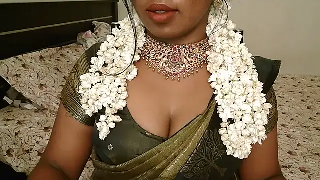 Dhiyapink - nude show