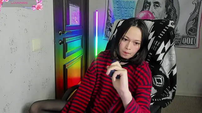 AriettiHamoe - remove T-shirt