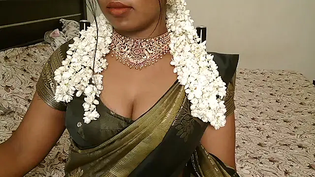 Dhiyapink - nude show