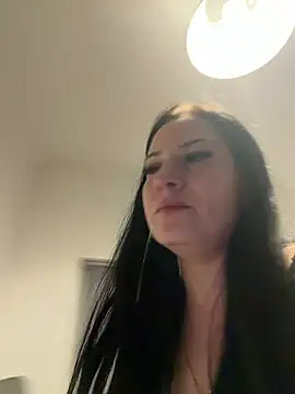 Estrella1992 - show pussy hole