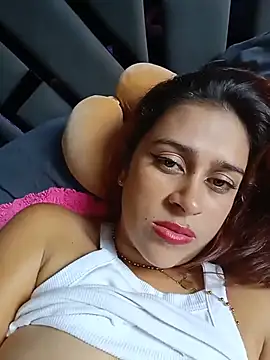 MariBelle1 - Show pussy wet