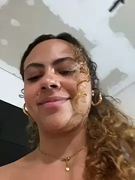 Chloe_Leaozinho - Lush no cuzinho + controle