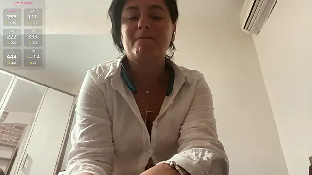 Vivi_fifi - Gentle moans for 20 sec