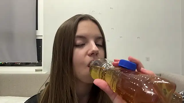 LisaPorse - show belly + cute wink