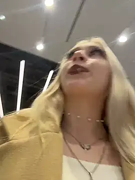 AngelinaTous - I'll show my ass + spank 5 times🍑