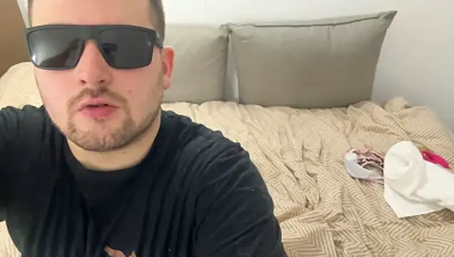 SecretCuteCouple