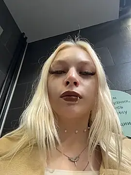 AngelinaTous - I'll show my ass + spank 5 times🍑