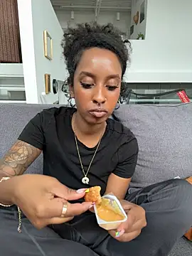 Your_Paris - Dildo ride facing ass + oil ass