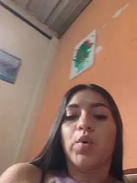 DulceCaroX - Plug ass in family