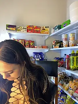 Sara_Harris7 - Twerking + Red as