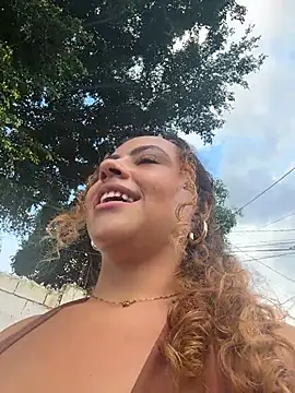 Chloe_Leaozinho - Lush no cuzinho + controle