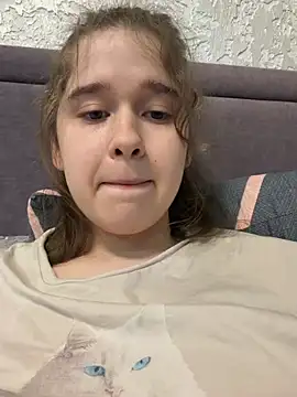 HornyGirlH - SHOW TITS