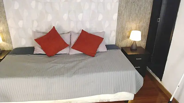 Rosalie_Durand - Show ass+20 sec control toy