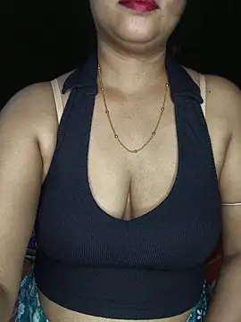 Desi_Couple_06 - Pusssy oiling 💦