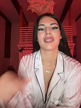 ItsNina_ - flash seins plus twerk