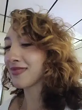 CurlyDoll_11 - Stand Up and sexy dance